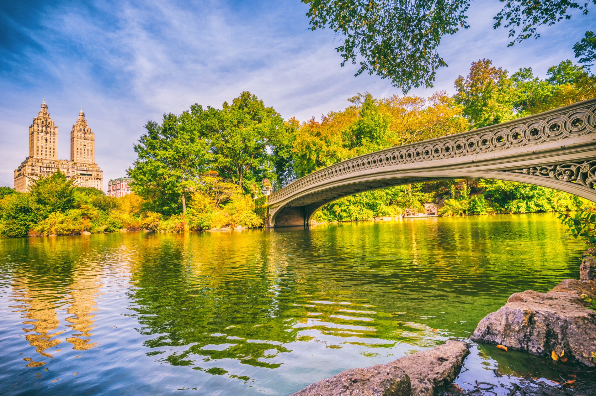 Cental-Park-Neighborhoods-bow-bridge-in-Central-Park-f72f94